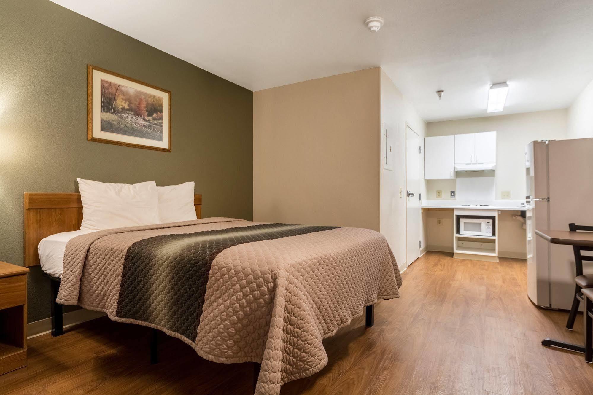 Hometowne Studios By Red Roof Denver - Glendale/ Cherry Creek Luaran gambar